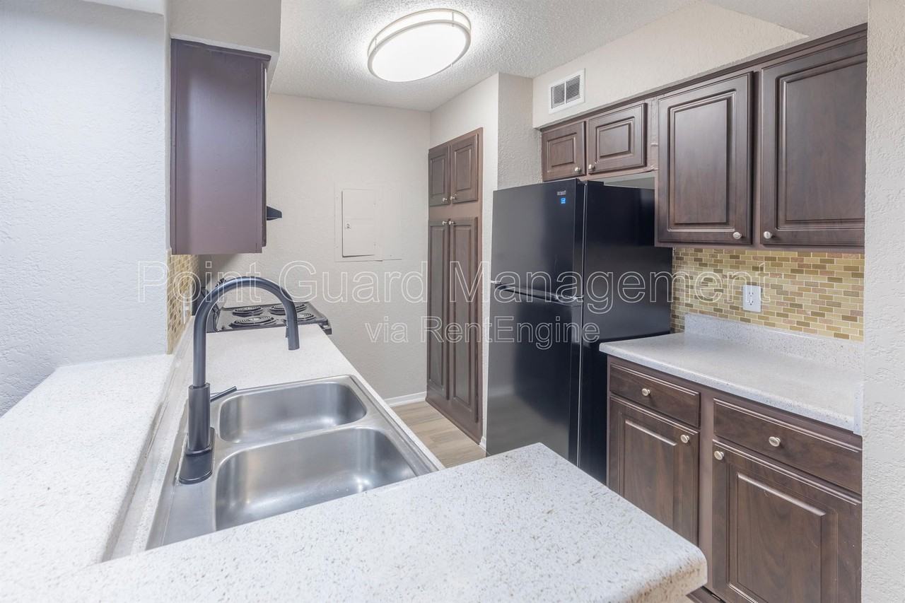 2232 Ridgmar Plz #38 - Photo 6 of 29