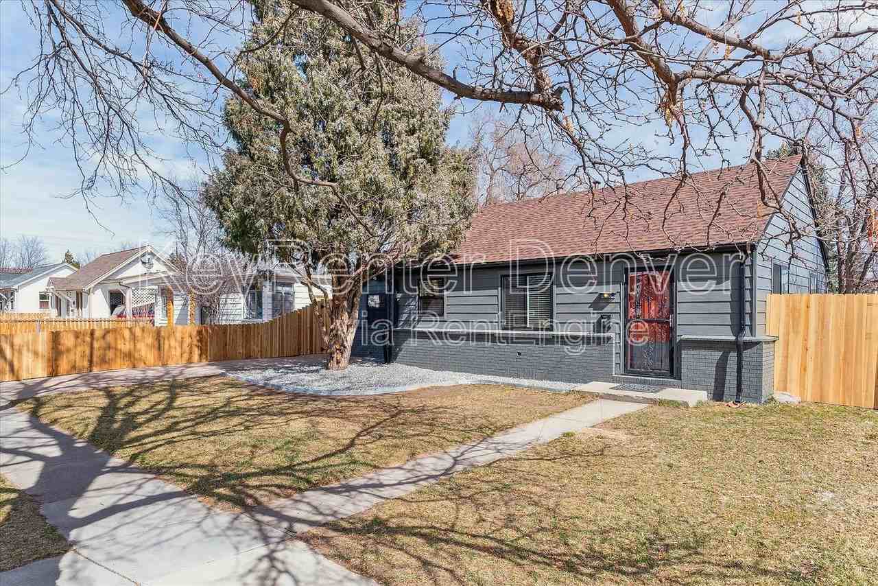 2550 Kendall St - Photo 2 of 21