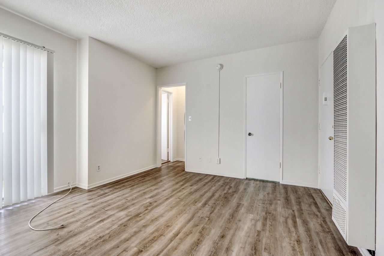 1705 Purdue Ave in West LA - Photo 2 of 3