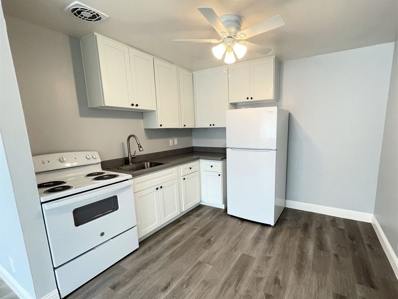 The Brentwood - Photo 3 of 29