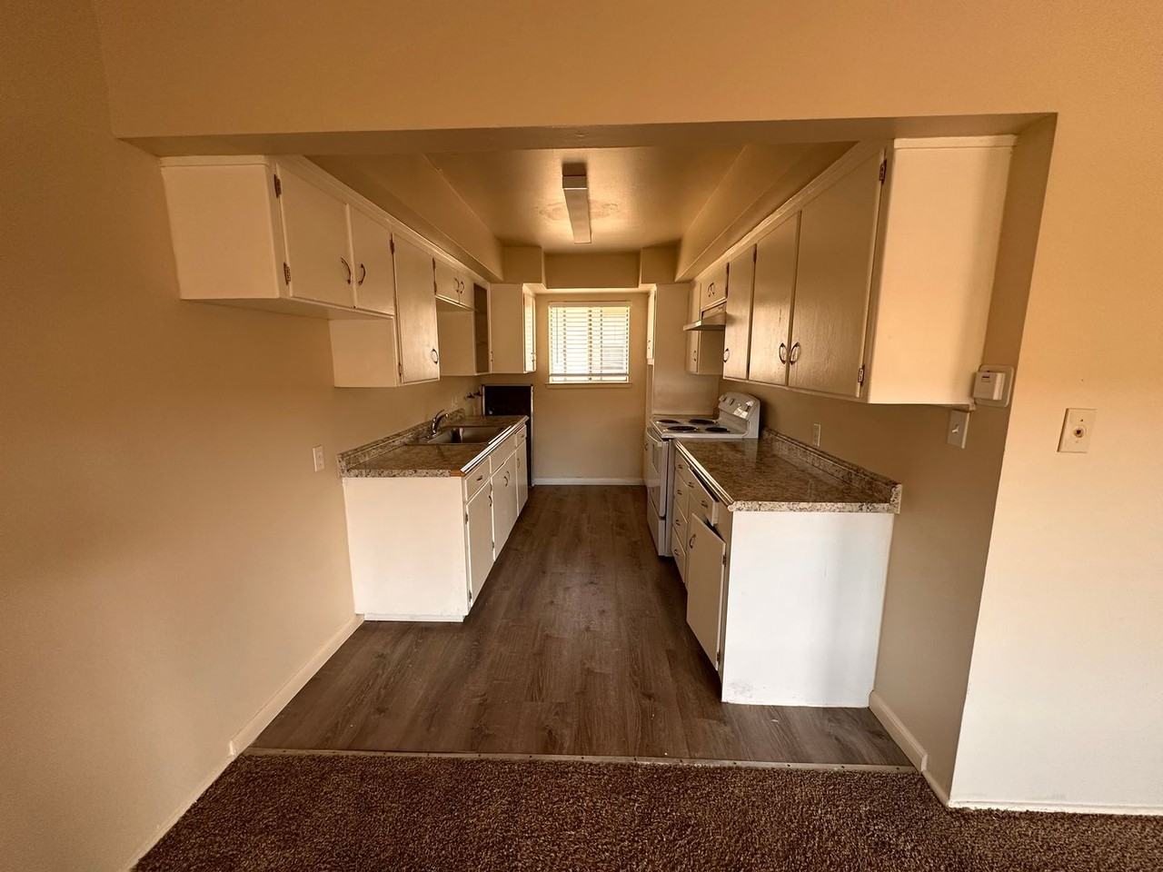 222 N. C Street - Photo 4 of 8