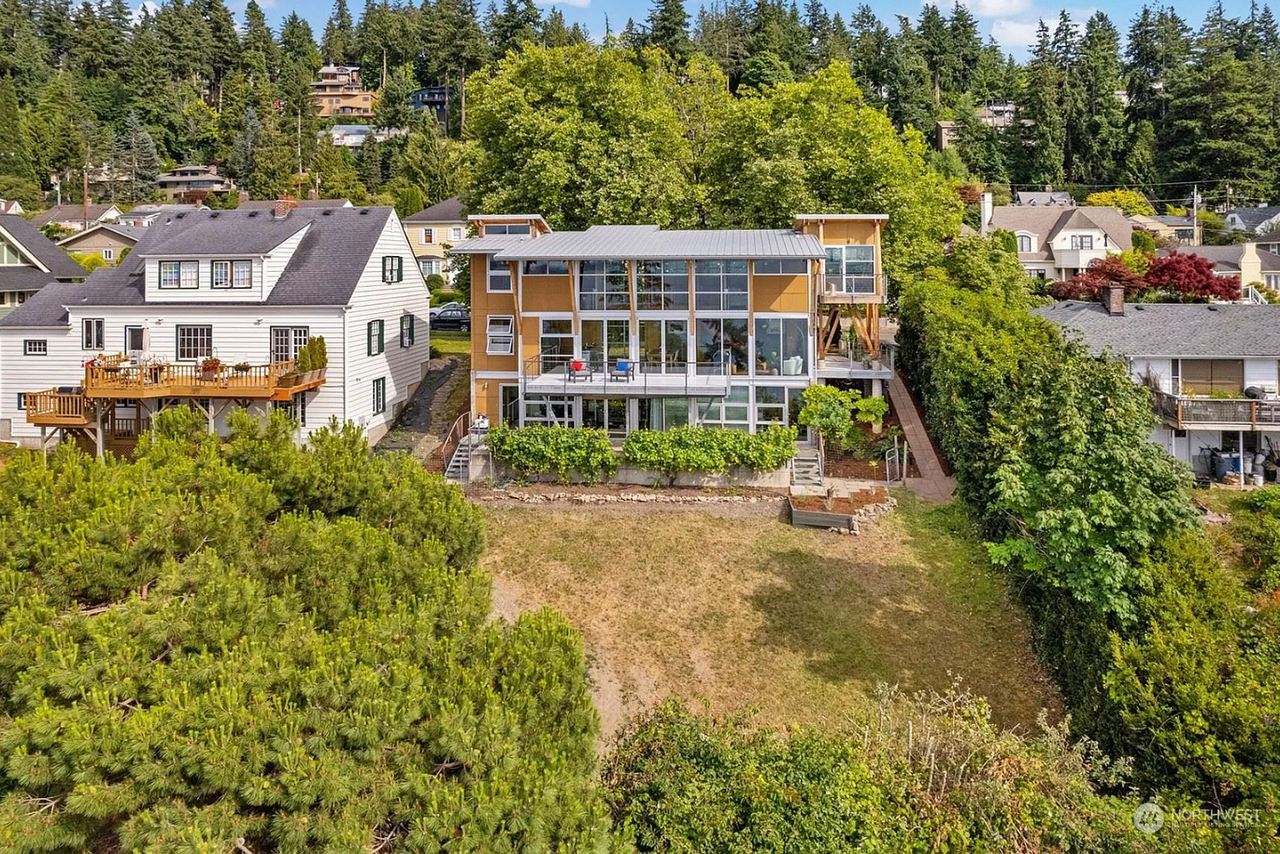 222 S Forest St - Photo 2 of 35