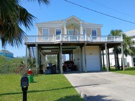 featured image of 3806 Las Palmas St