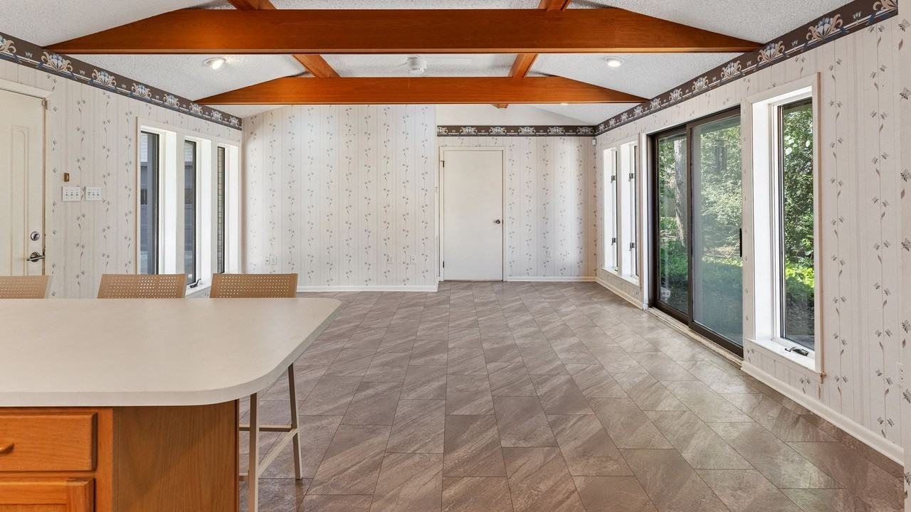 15944 Shenandoah Ave - Photo 2 of 15