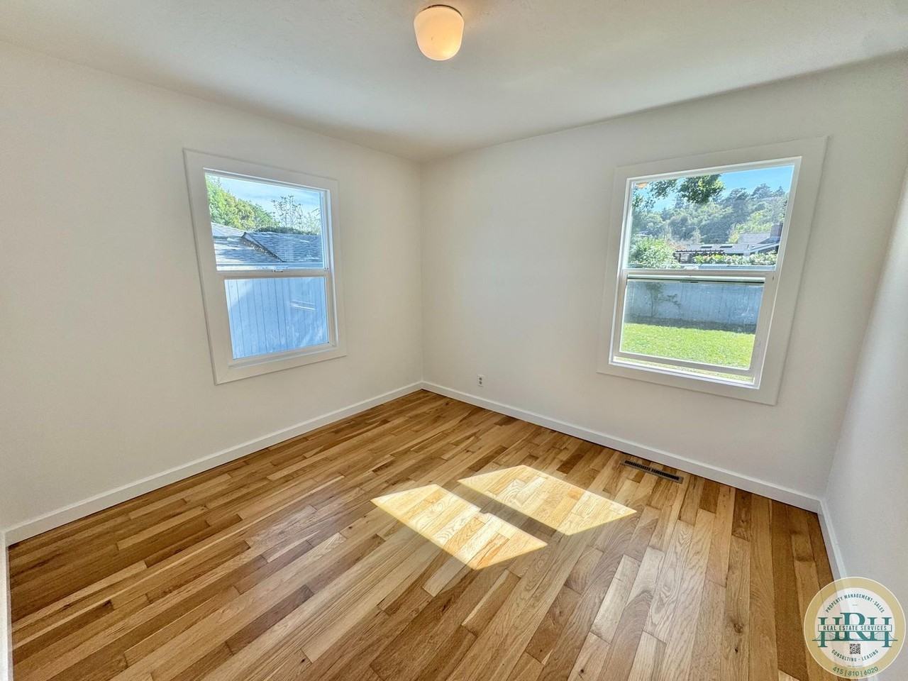 326 Sycamore Ave - Photo 5 of 25
