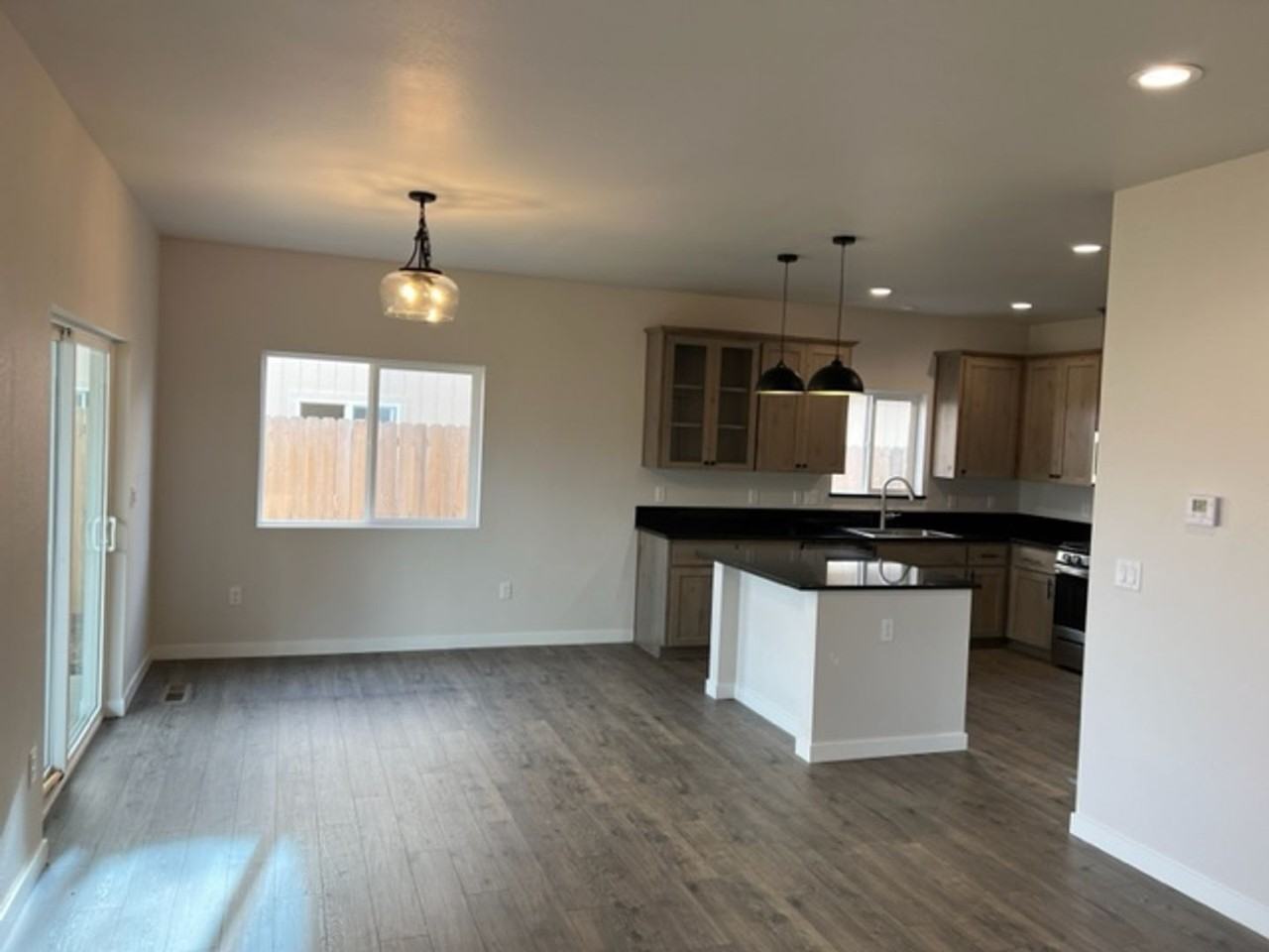 551 Nicholas Lee Dr - Photo 4 of 27