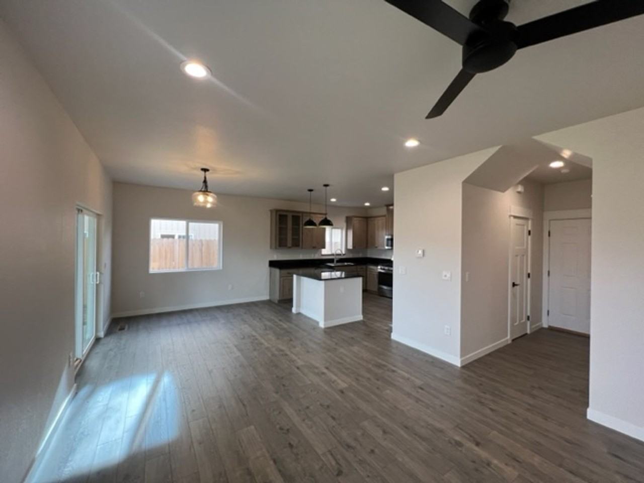 551 Nicholas Lee Dr - Photo 5 of 27