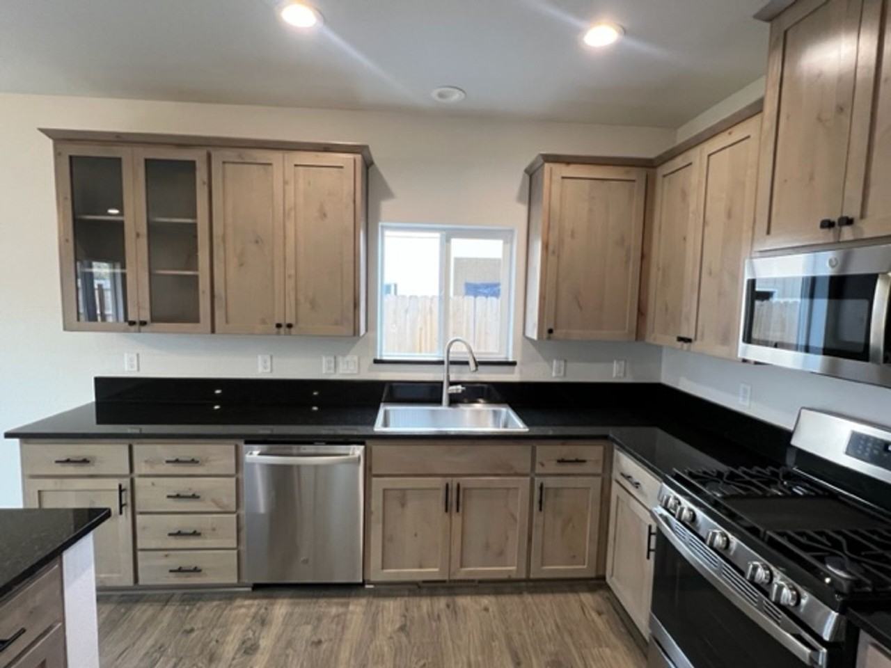 551 Nicholas Lee Dr - Photo 6 of 27