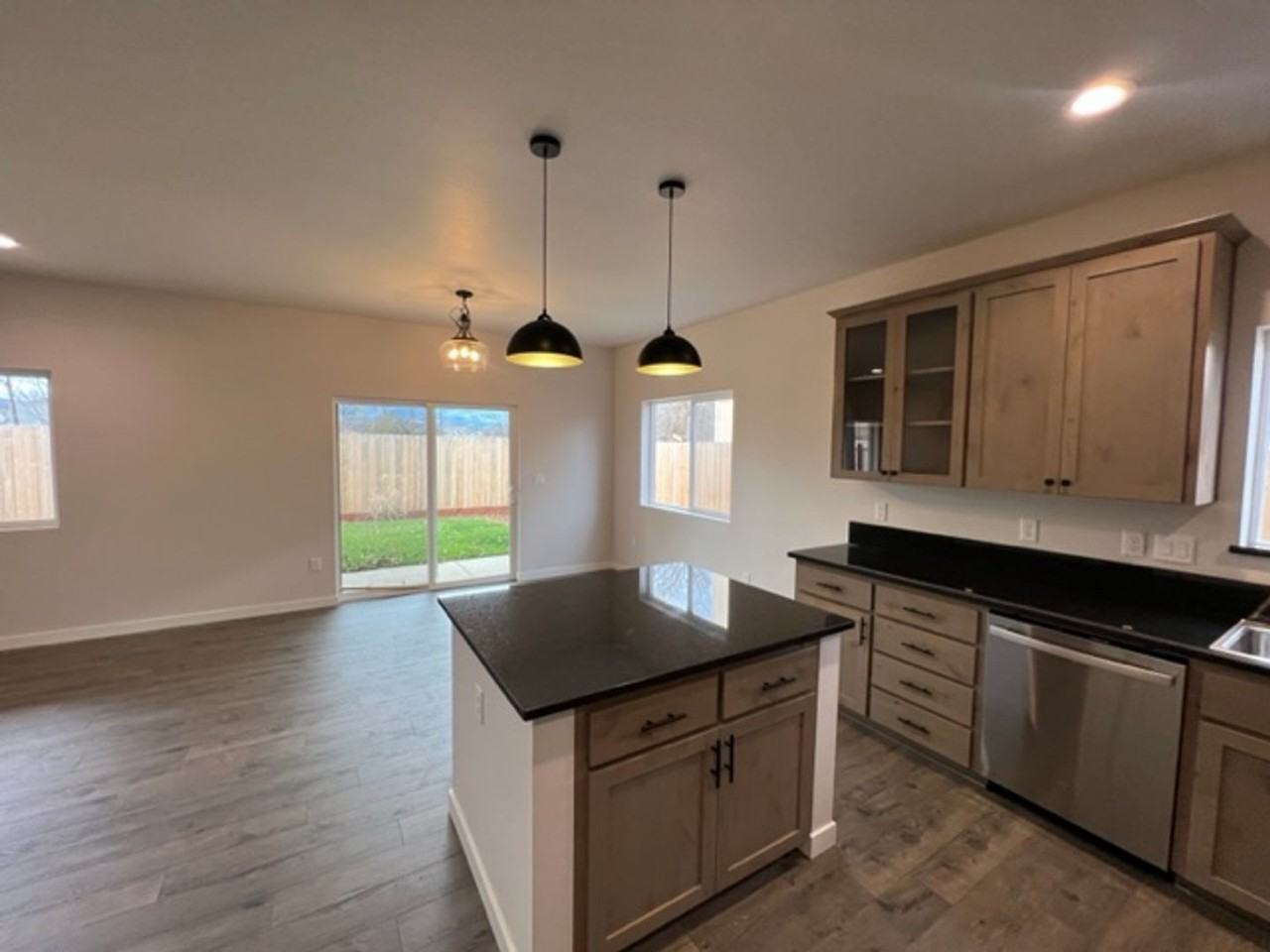 551 Nicholas Lee Dr - Photo 7 of 27