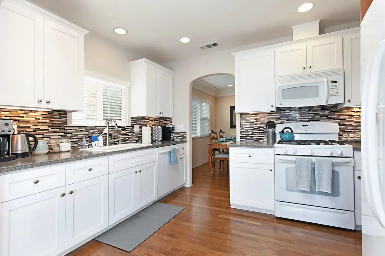 3562 Sydney Pl - Photo 5 of 16