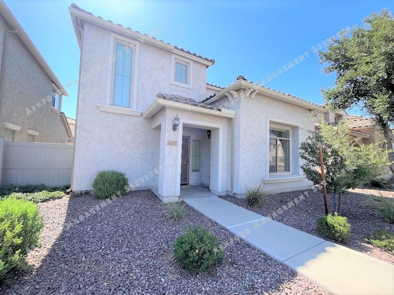 1924 W Faria Ln - Photo 2 of 33