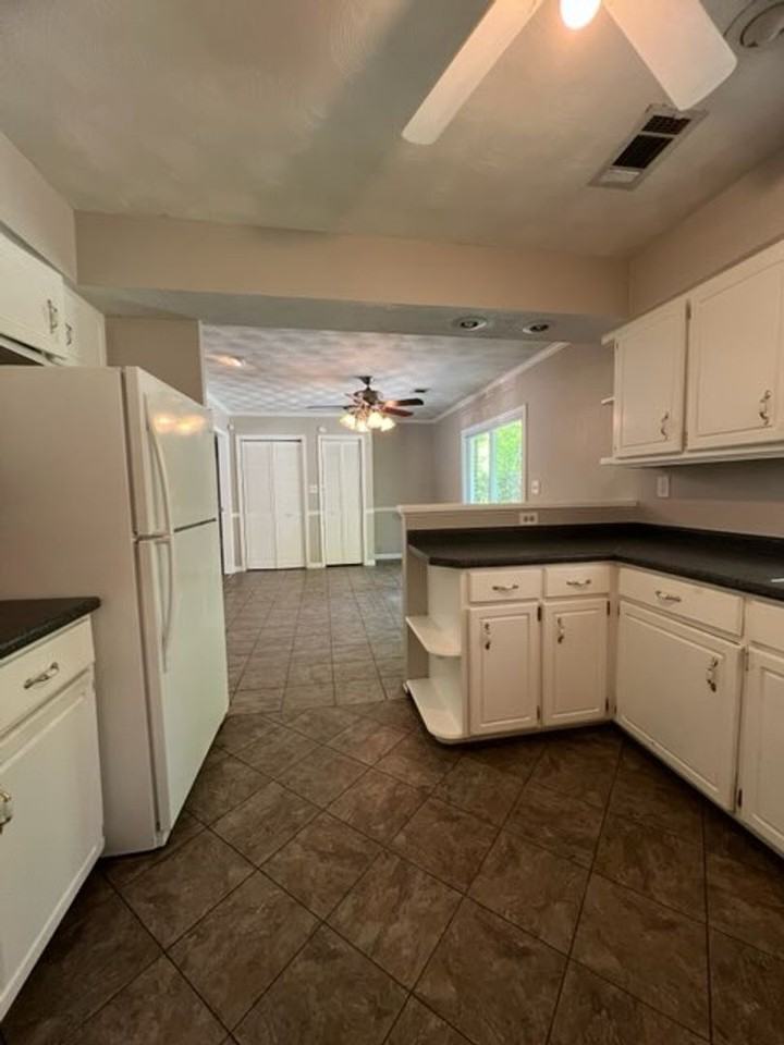 5402 Grady Dr - Photo 6 of 22