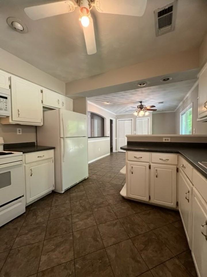 5402 Grady Dr - Photo 7 of 22