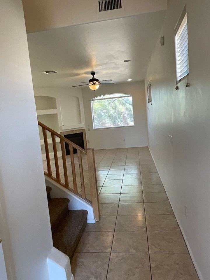 10890 E New Rock Ridge Dr - Photo 2 of 37