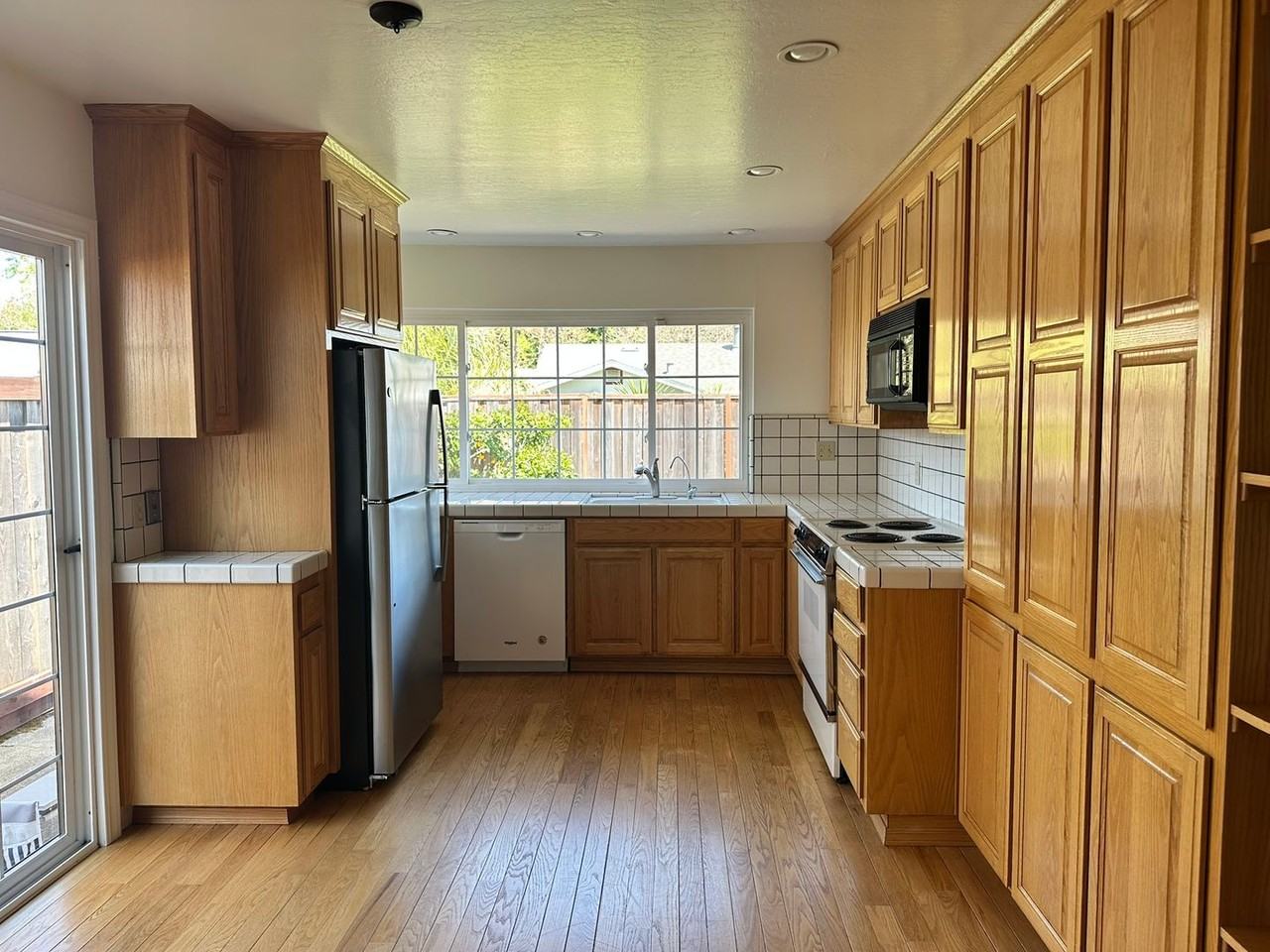 4430 Jefferson St - Photo 2 of 18