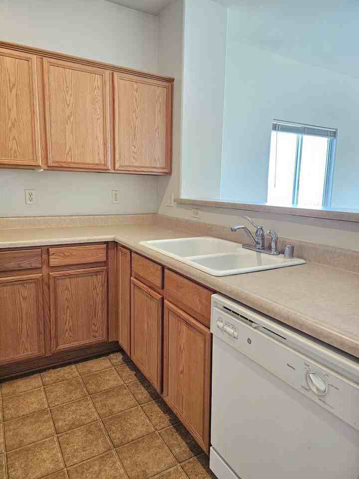 7690 Diamond Vista Ct - Photo 4 of 31