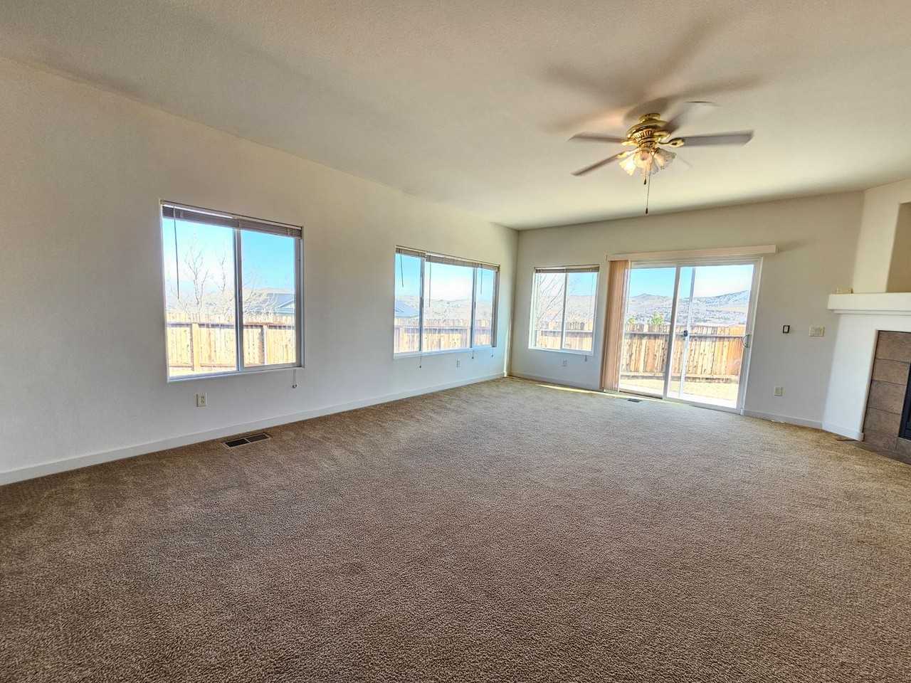 7690 Diamond Vista Ct - Photo 5 of 31