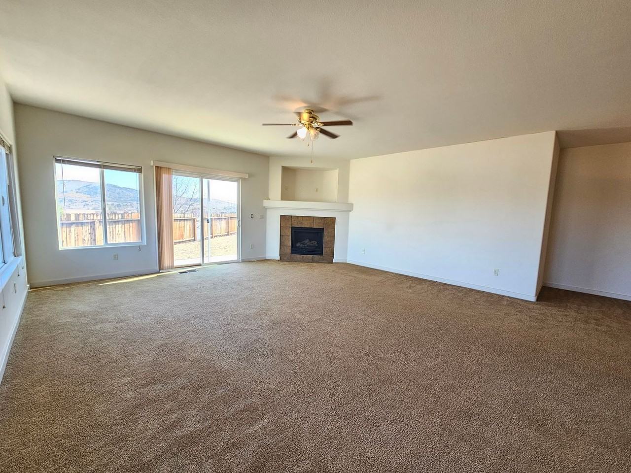 7690 Diamond Vista Ct - Photo 6 of 31