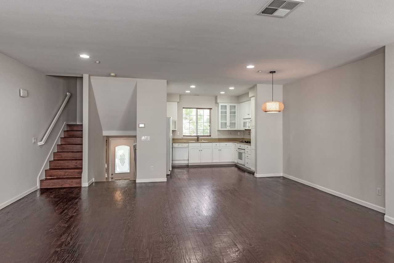 3140 Saint Florian Way - Photo 5 of 29