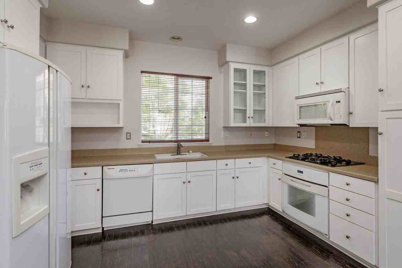 3140 Saint Florian Way - Photo 7 of 29