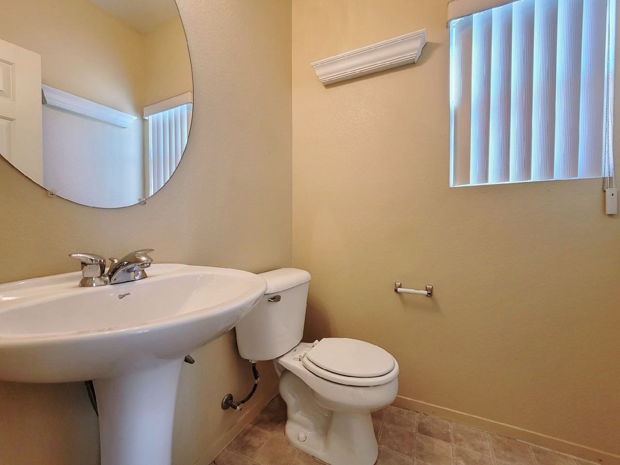 1013 Shades End Ave - Photo 5 of 40