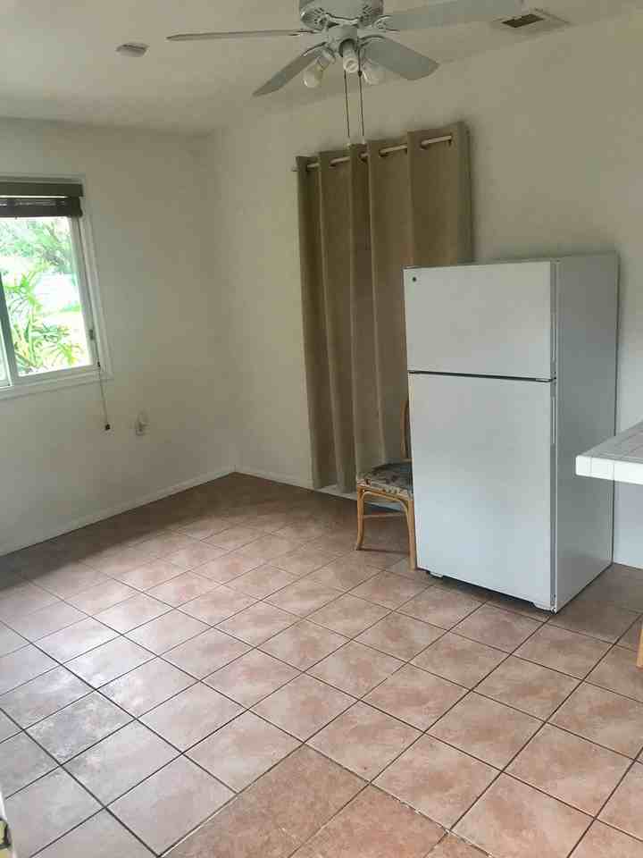 3234 Lexington St #B - Photo 2 of 5