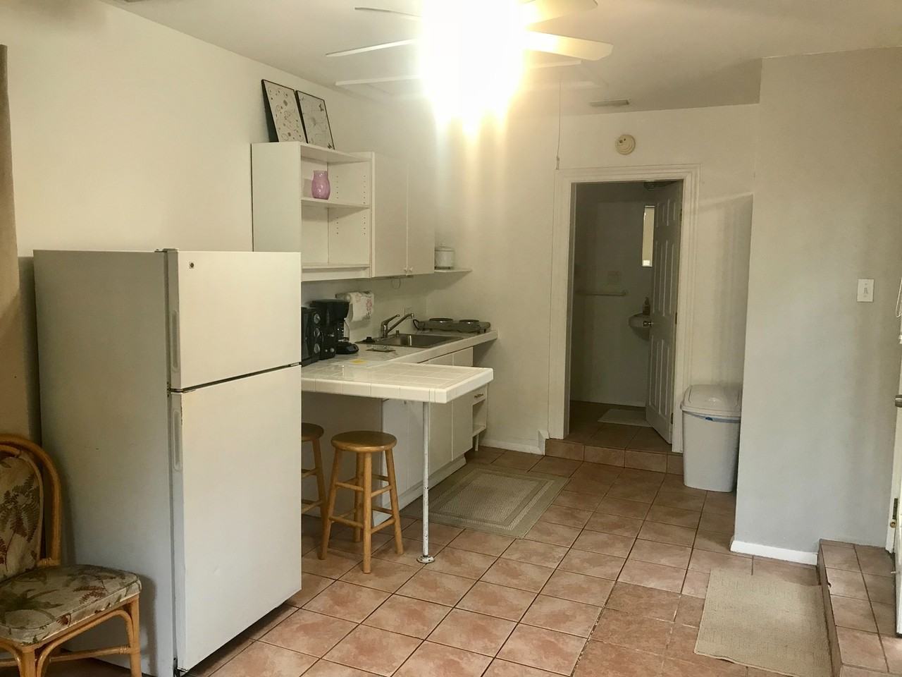 3234 Lexington St #B - Photo 3 of 5