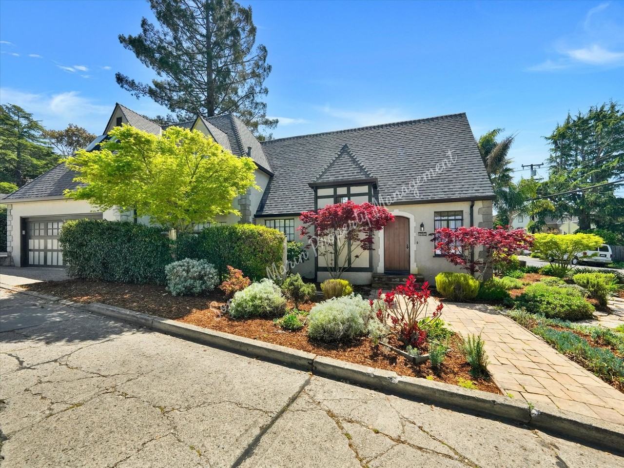 81 Elm Ave - Photo 2 of 43