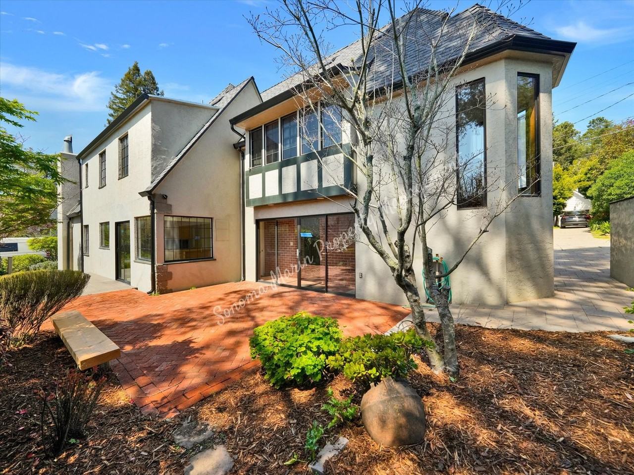 81 Elm Ave - Photo 3 of 43