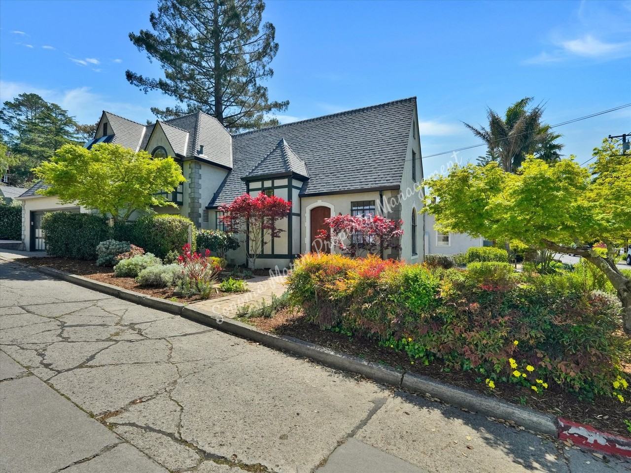 81 Elm Ave - Photo 5 of 43