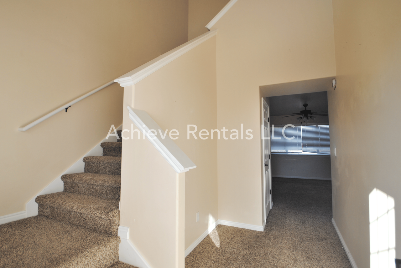 2604 W 500 N - Photo 2 of 15