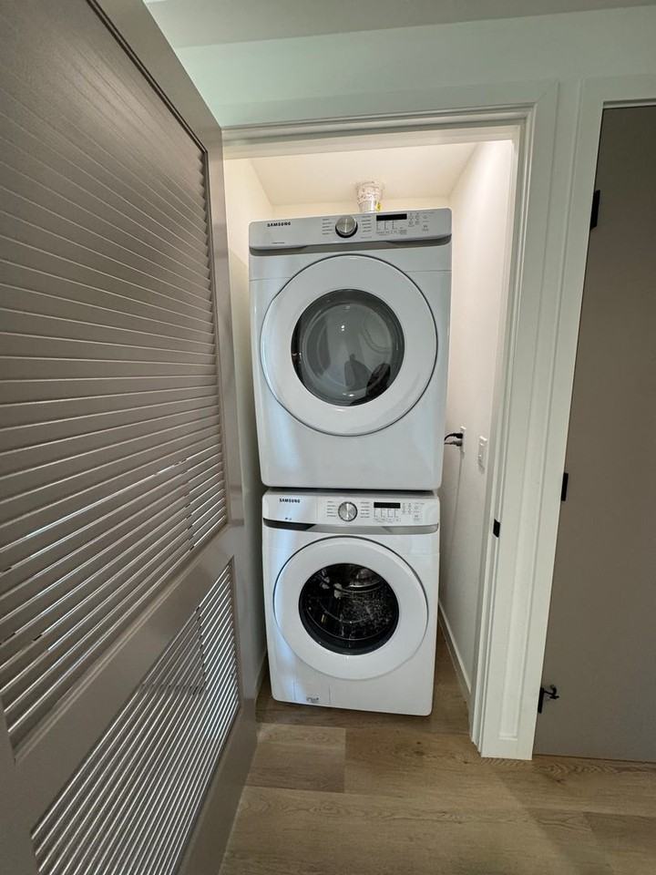 955 Fedora St. - Photo 3 of 50