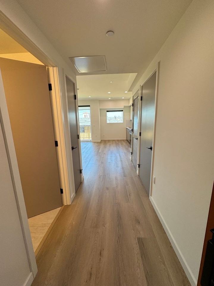 955 Fedora St. - Photo 4 of 50