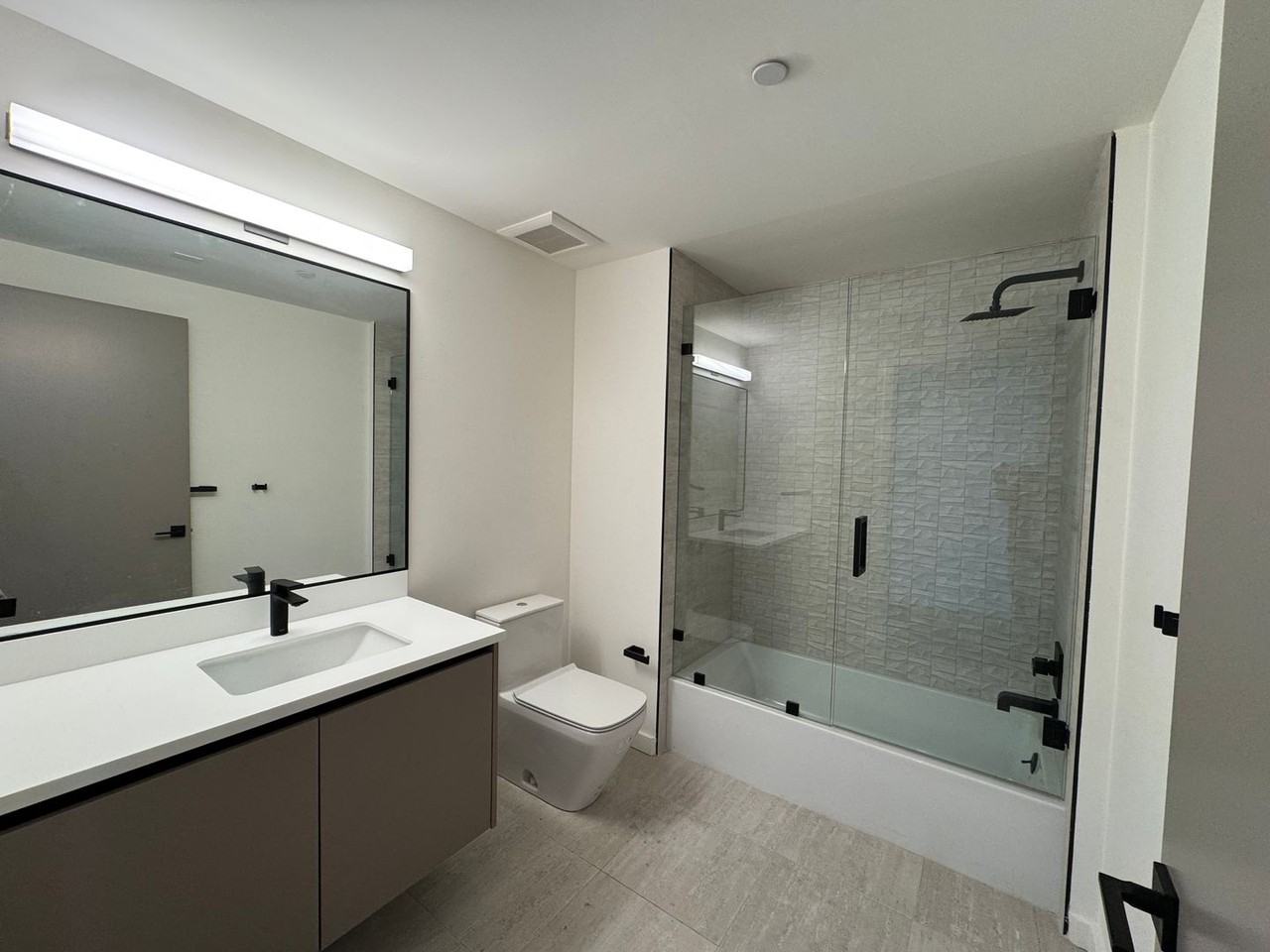 955 Fedora St. - Photo 6 of 50