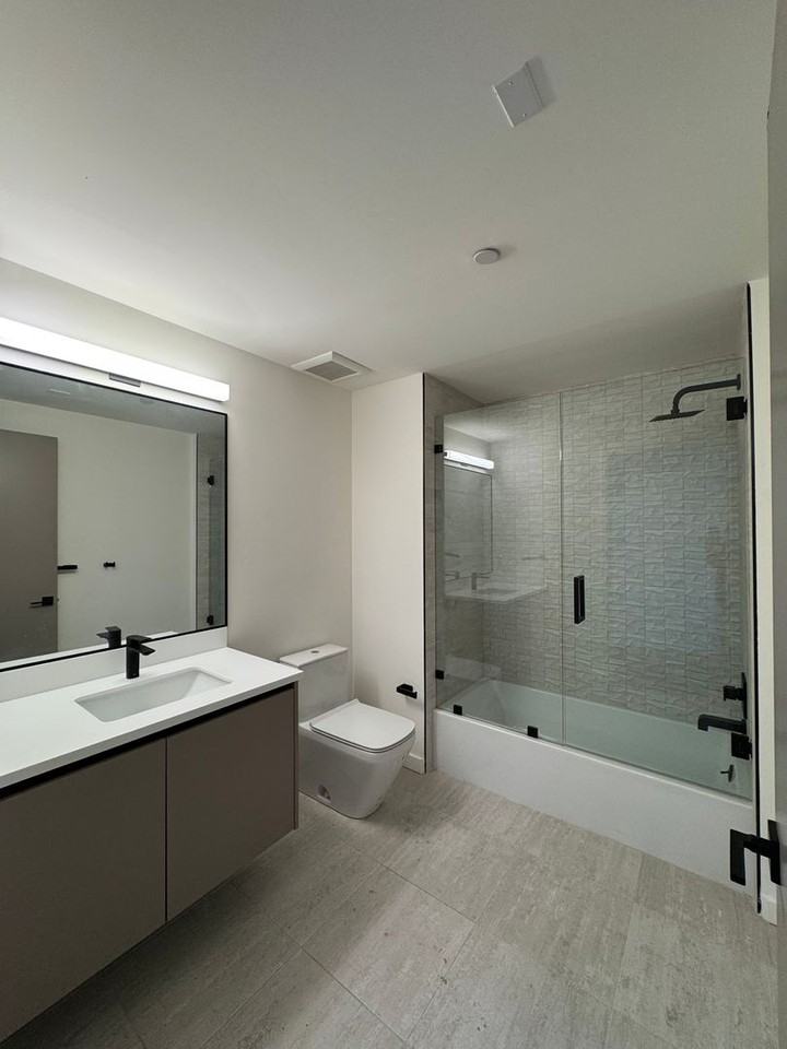 955 Fedora St. - Photo 7 of 50