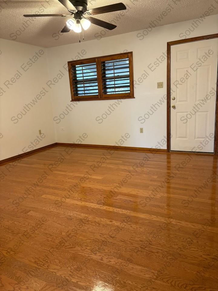 151 Curry Road 8.5 - Photo 3 of 16