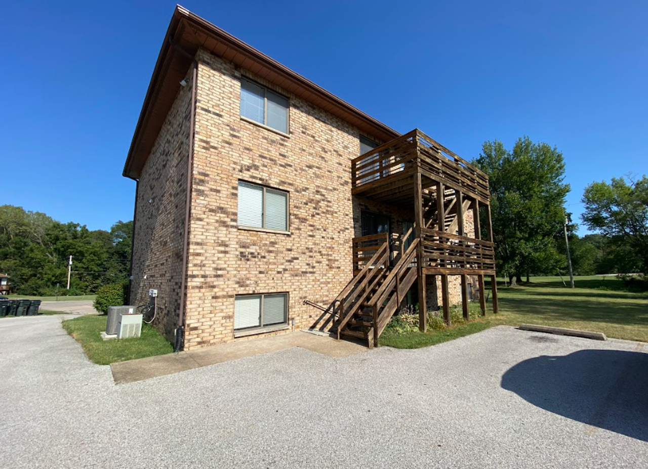 1106 8th St Ct - Silvis, IL - Photo 3 of 21