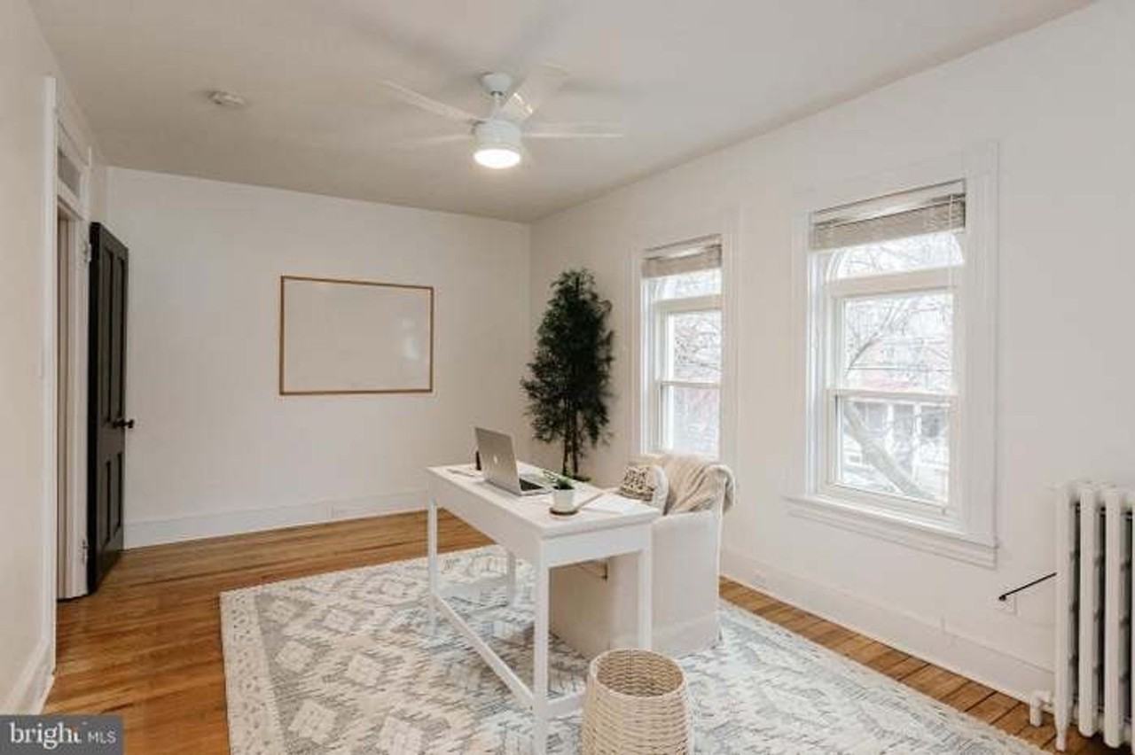 242 E New St - Photo 2 of 36