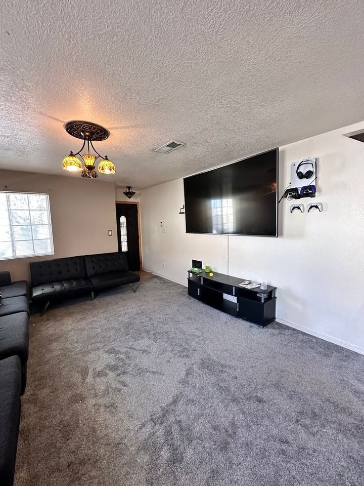 651 Vermilion Ct Nw - Photo 3 of 17