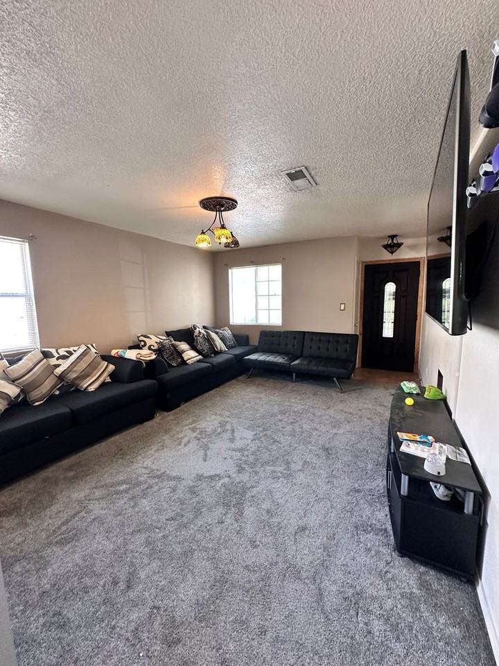 651 Vermilion Ct Nw - Photo 4 of 17