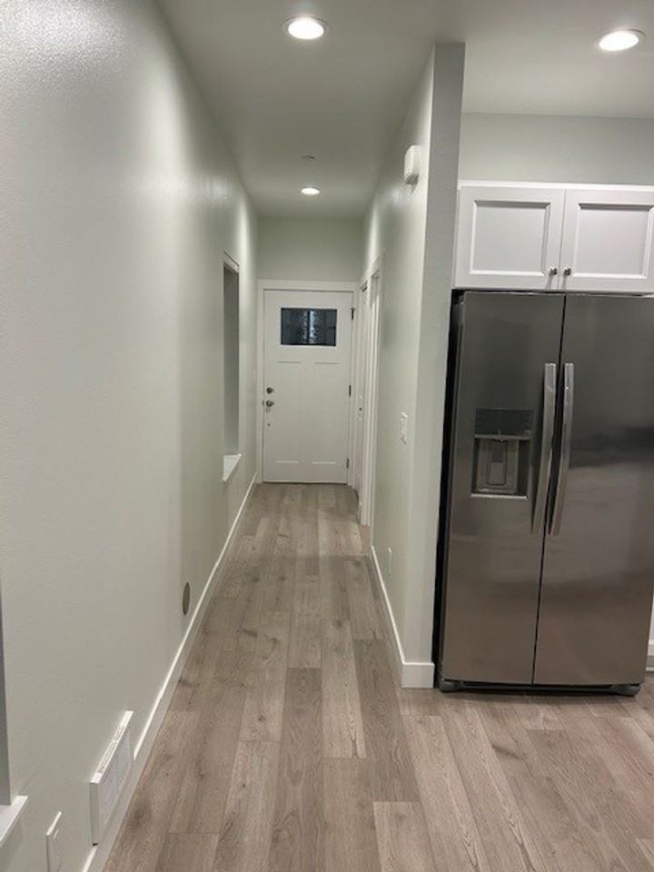 276 N Marple St - Photo 3 of 18