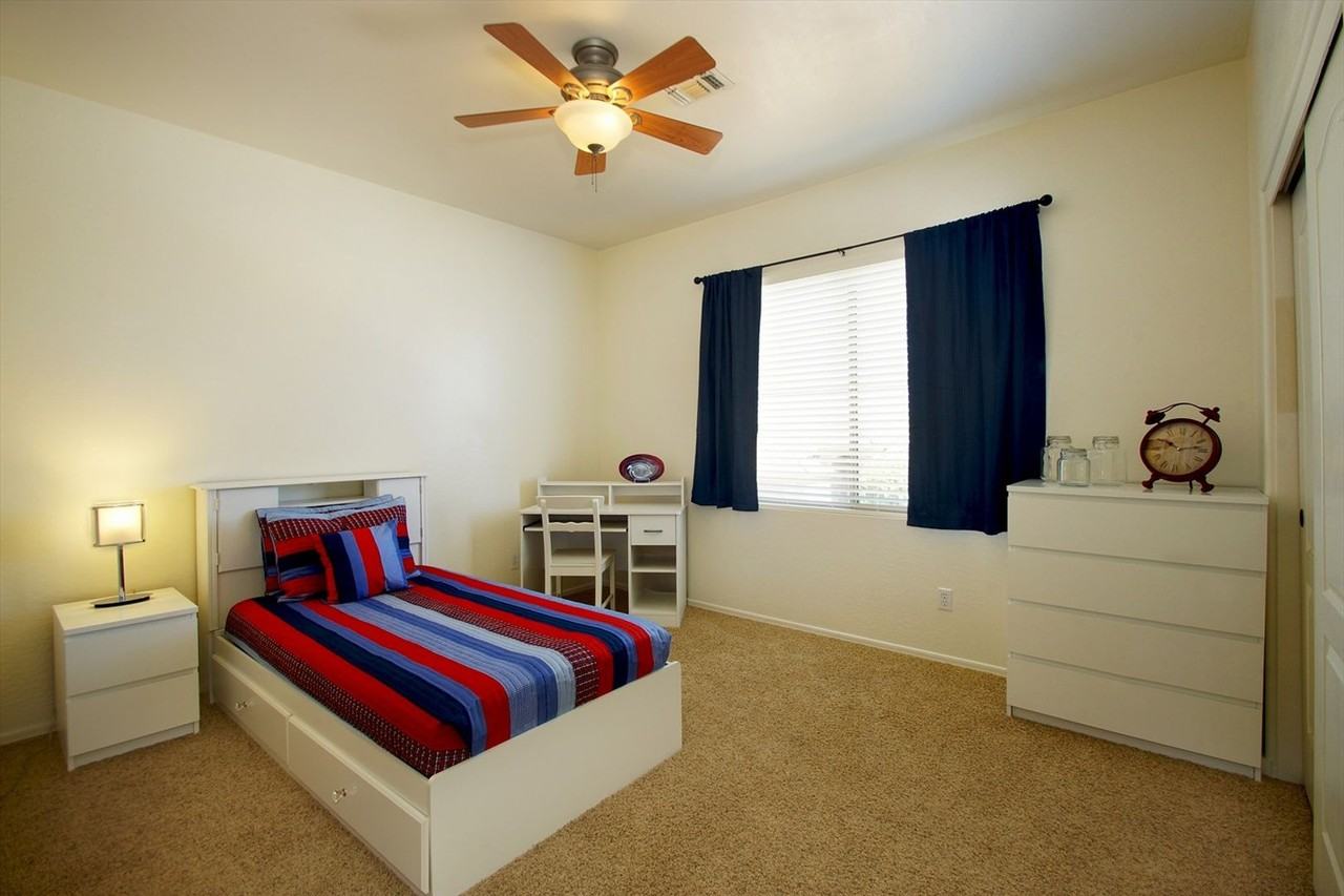 239 W Desert Ave - Photo 2 of 38