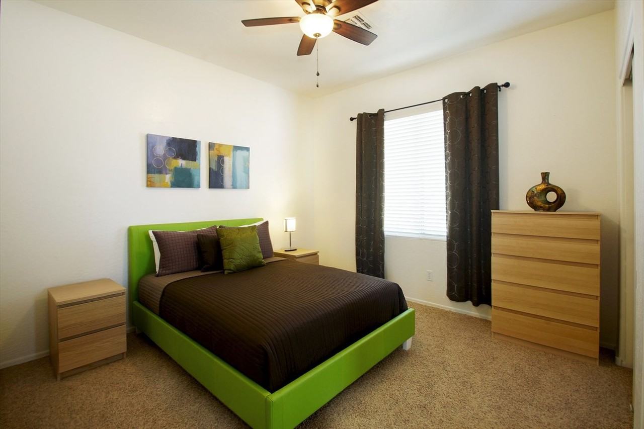 239 W Desert Ave - Photo 6 of 38