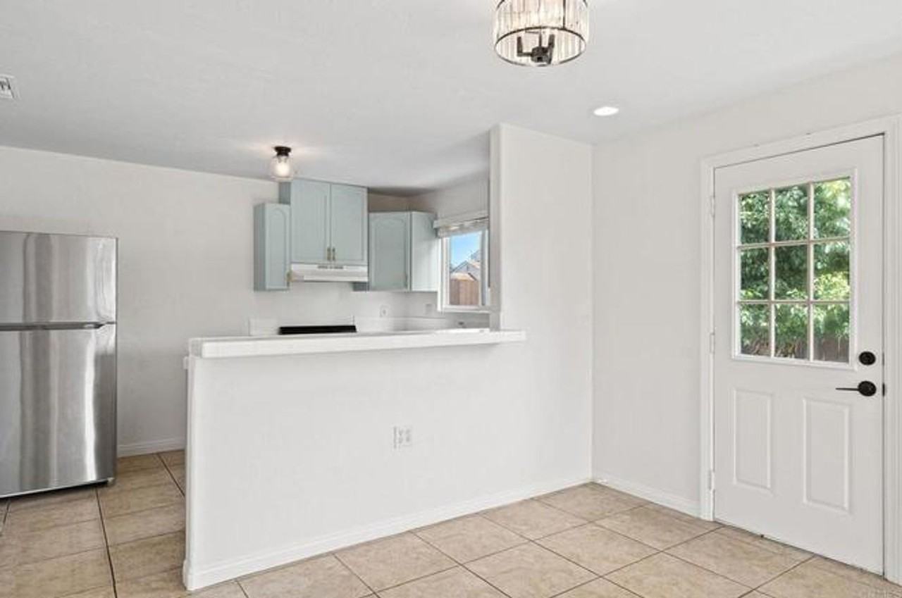 531 Flower St - Photo 3 of 13