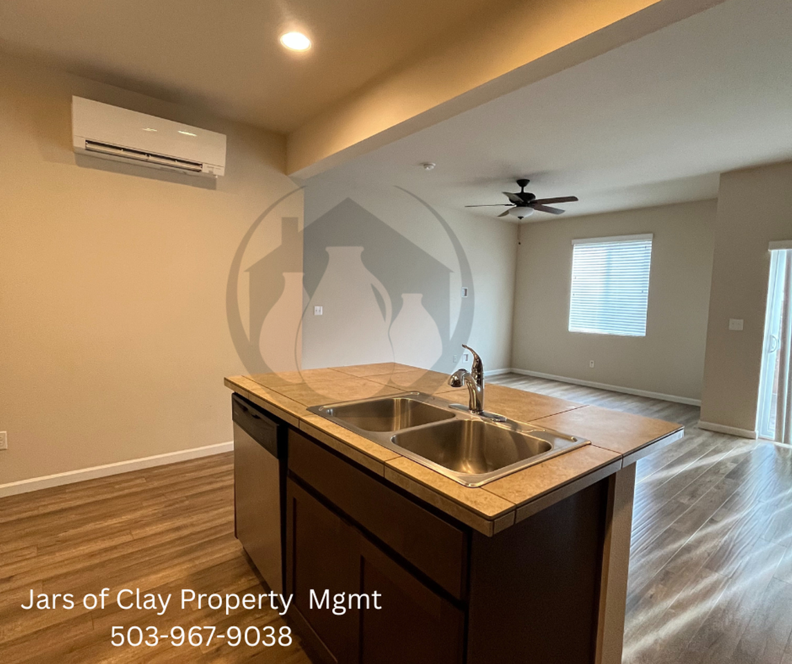 5726 Joynak St S - Photo 4 of 11