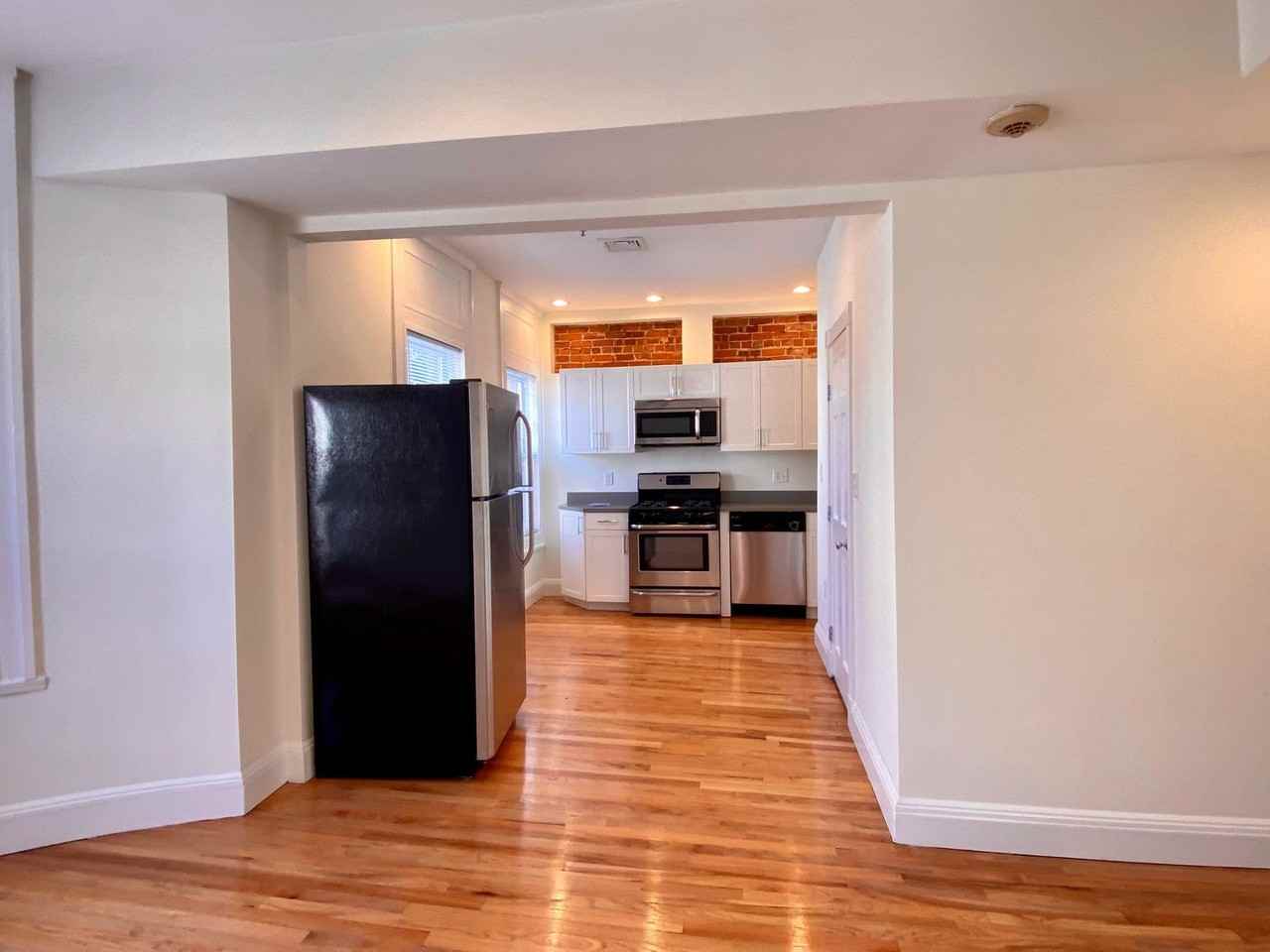 24 Brainerd Road - Photo 5 of 36