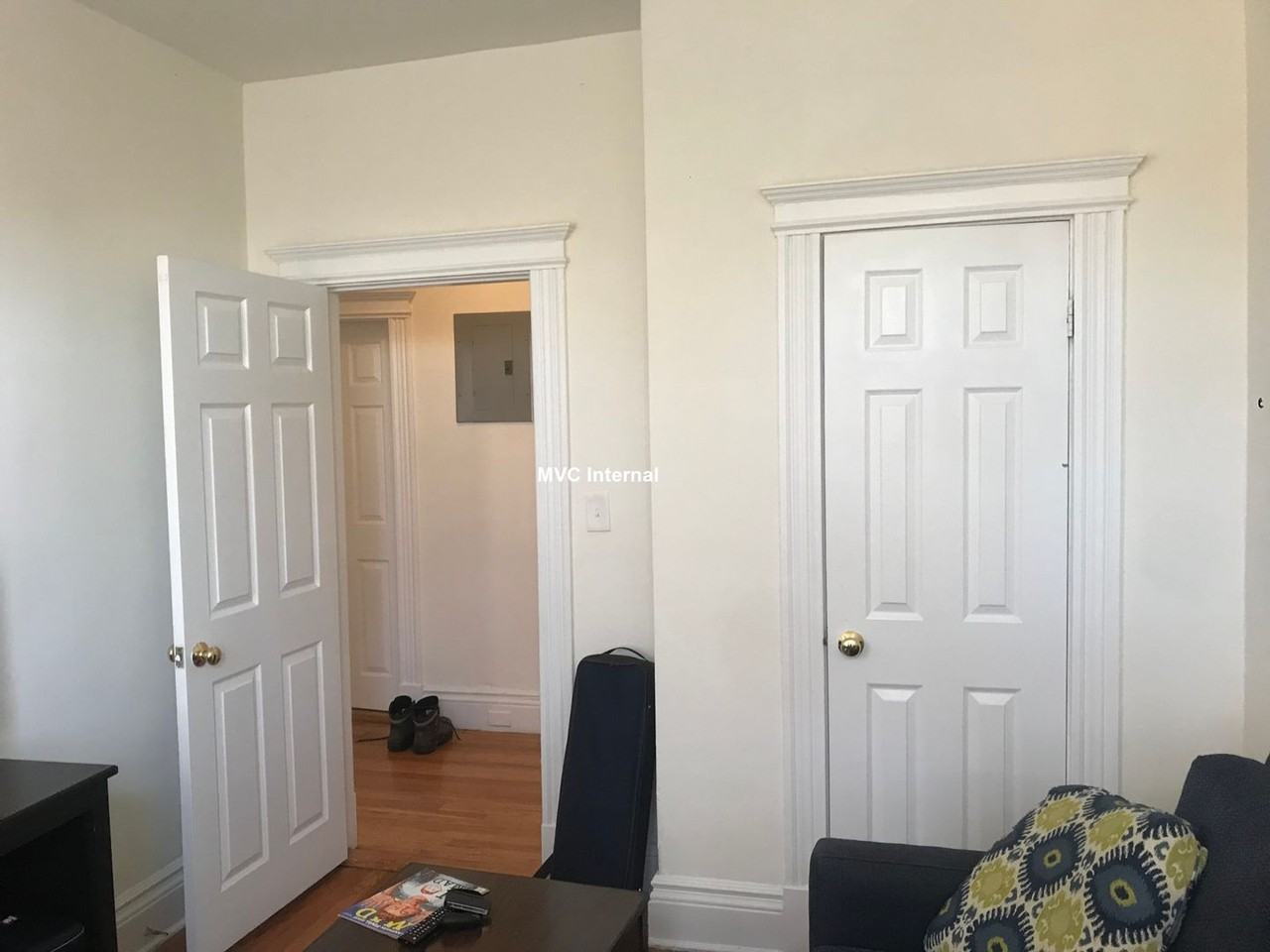 18 Camelot Ct - Photo 7 of 14