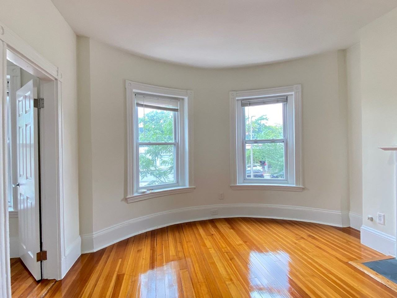 99 Brighton Ave - Photo 4 of 50