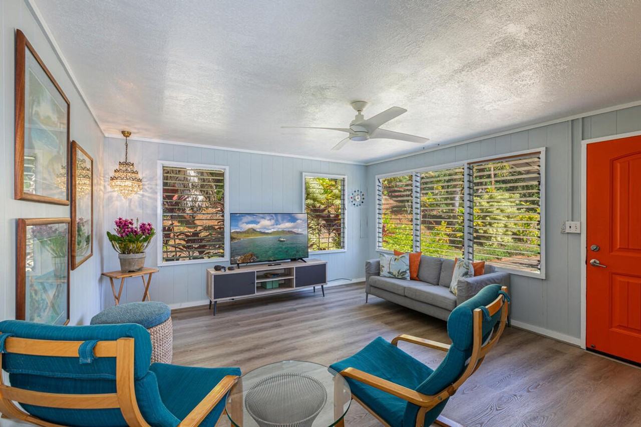 1736 Ahina Rd - Photo 4 of 17