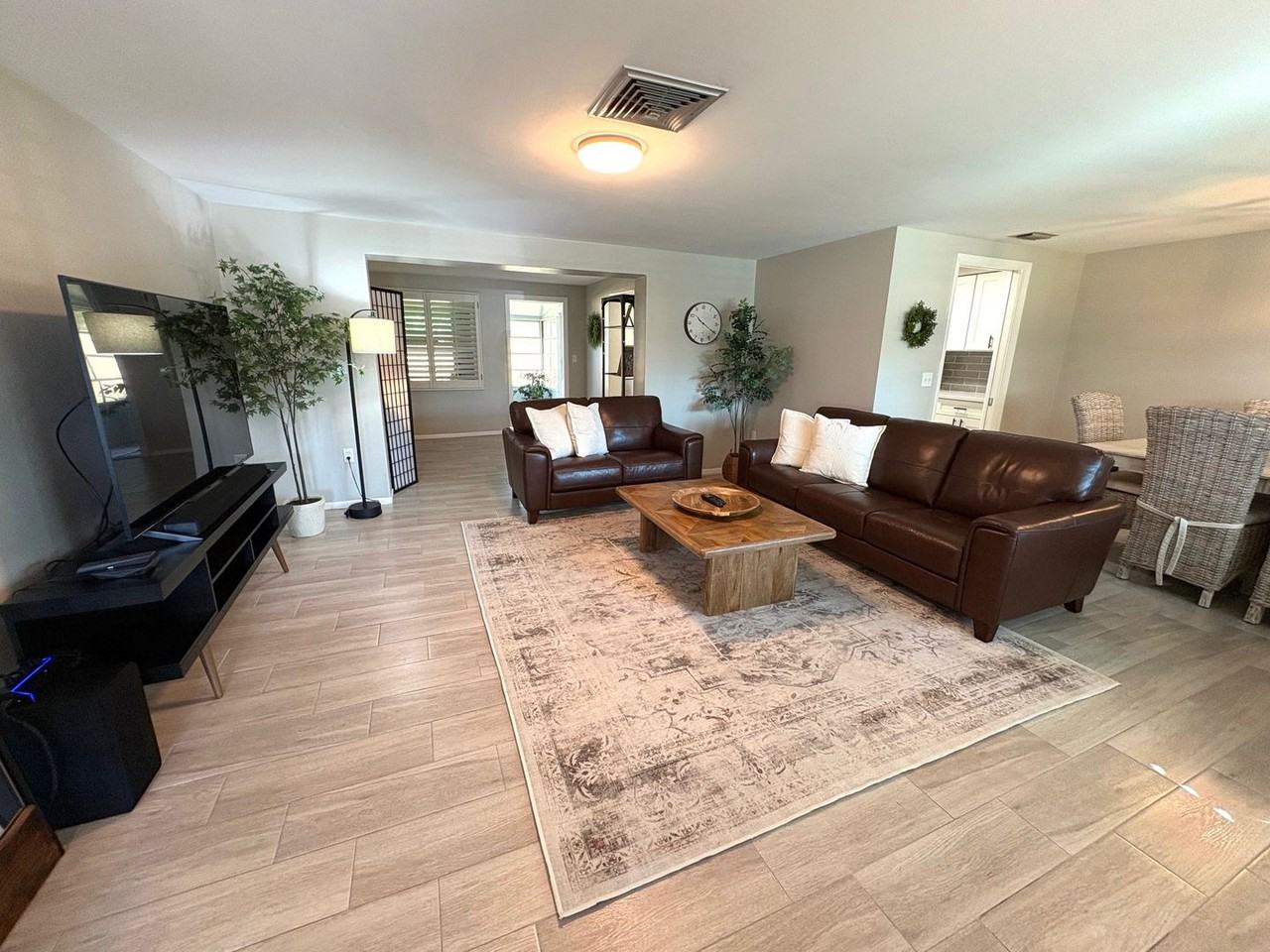 6524 Seagate Ave - Photo 3 of 35